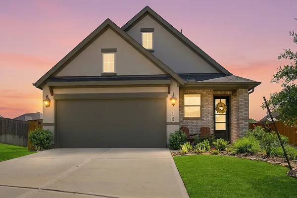 $359,000 | 1409 Northwood Blf Lane, Pinehurst, TX 77362