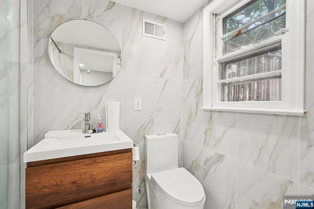 63 Crestmont Road West Orange, NJ 07052 - Photo 25 of 40