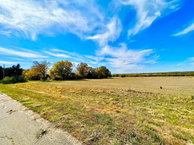 $2,000,000 | 125-acres East 1296th Road, Lawrence, KS 66047