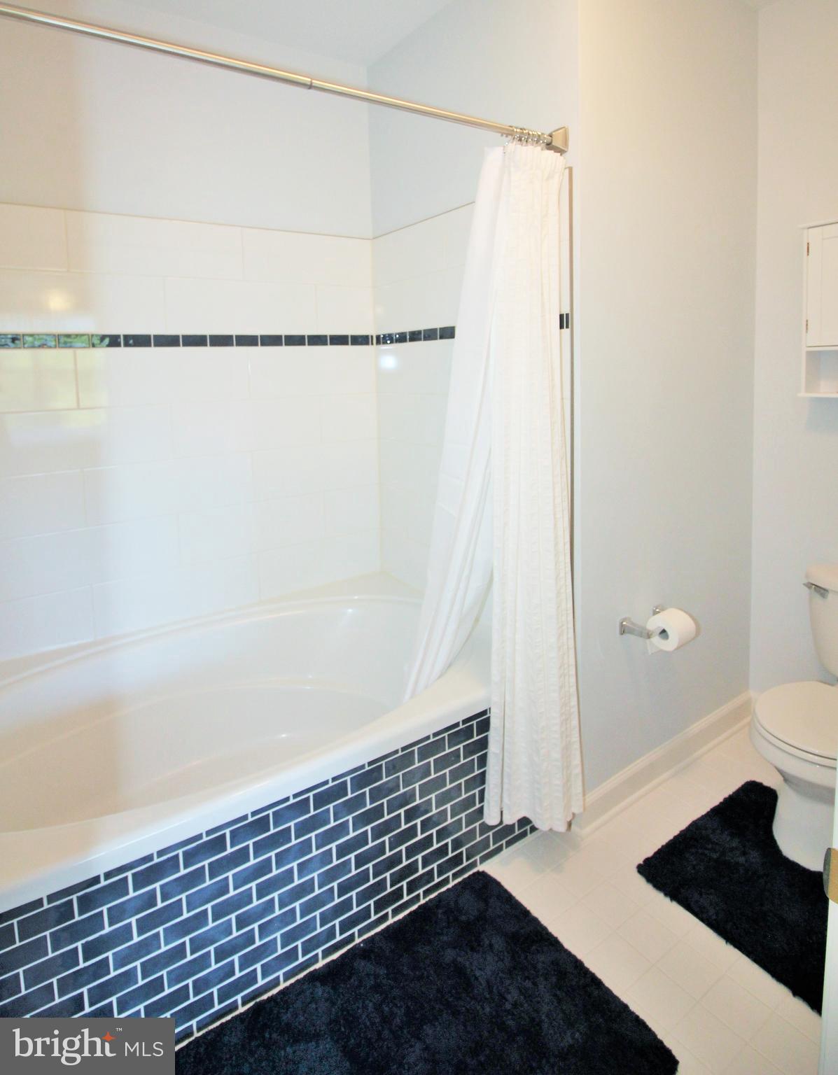 20901 Cedarpost Square, Unit 301 Ashburn, VA 20147 - Photo 14 of 25 Primary Bath