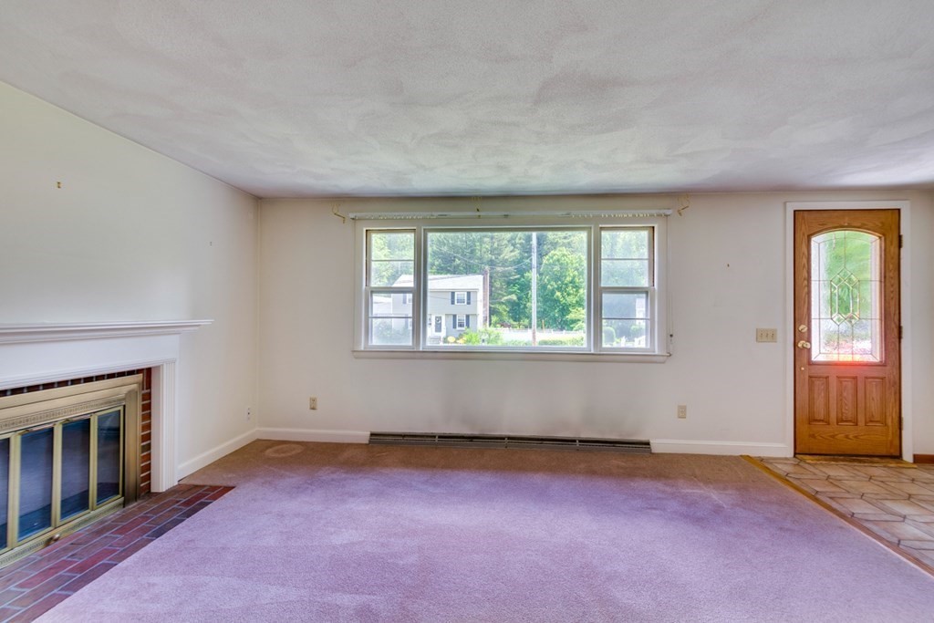 6 Williams Road North Reading, MA 01864 - Photo 3 of 33 Gallery Image 3
