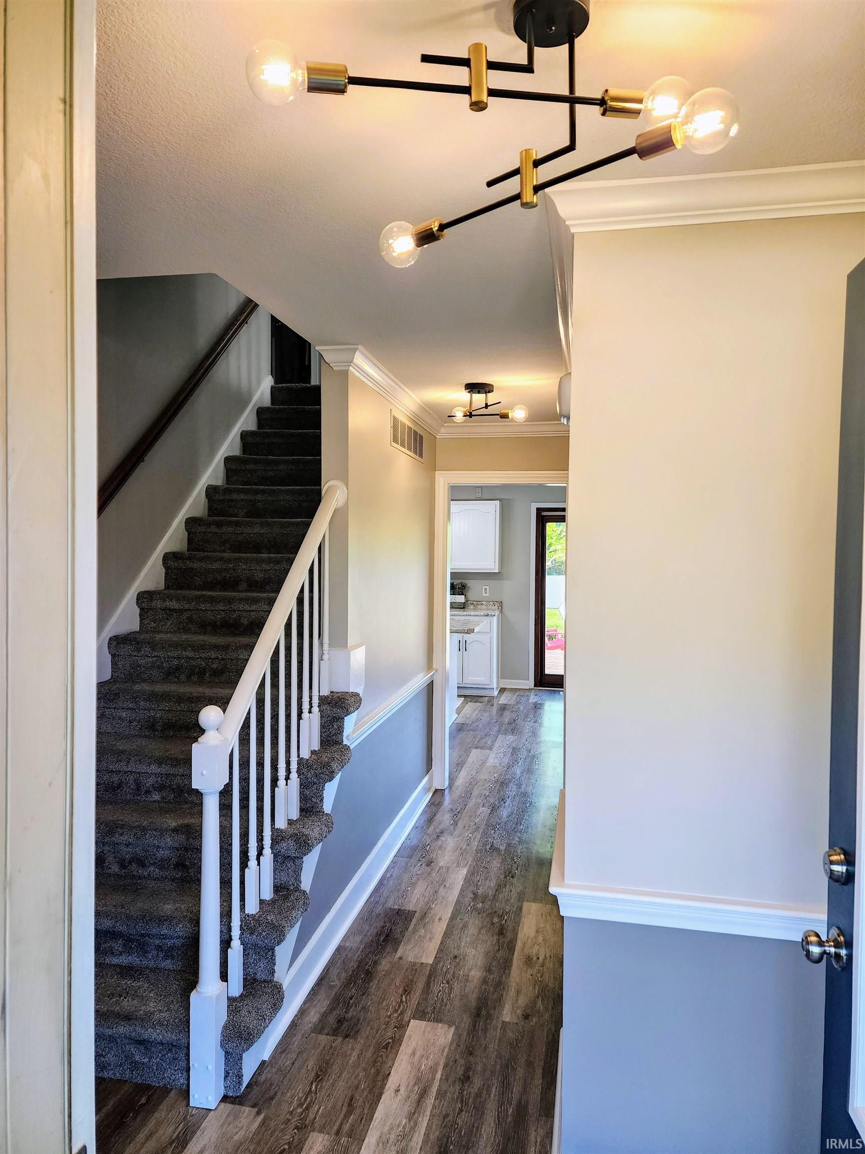 10525 Oak Trail Road Fort Wayne, IN 46845 - Photo 5 of 36 Gallery Image 5