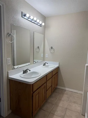 $1,850 | 1519 Hayloft Lane, Granbury, TX 76048