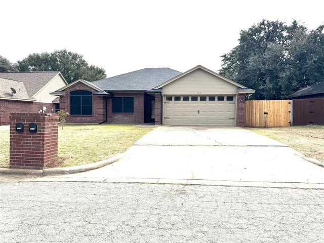 $1,850 | 1519 Hayloft Lane, Granbury, TX 76048