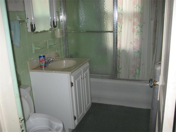 14-16 Gordon Street Springfield, MA 01108 - Photo 4 of 7 Gallery Image 4
