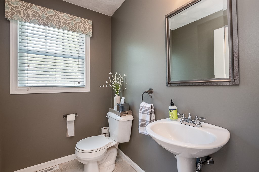 27 Marques Street Cumberland, RI 02864 - Photo 16 of 40