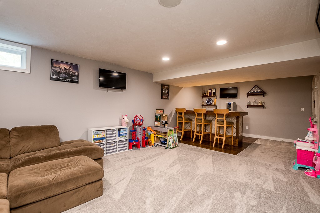 27 Marques Street Cumberland, RI 02864 - Photo 32 of 40