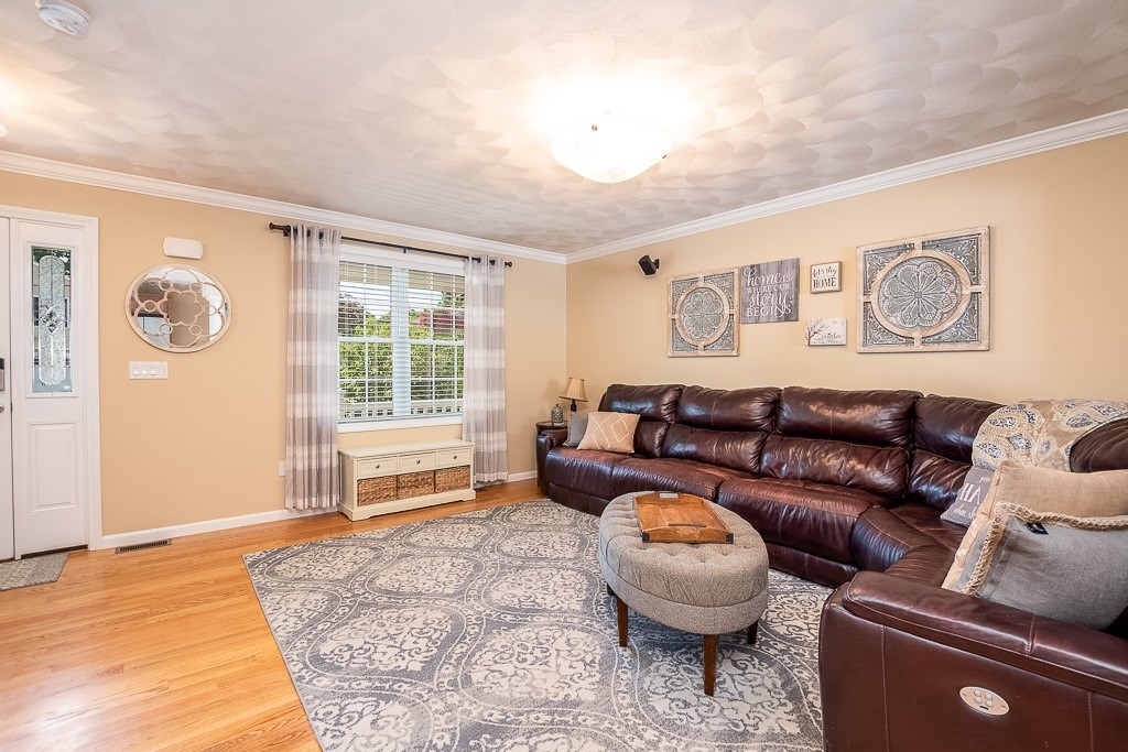 27 Marques Street Cumberland, RI 02864 - Photo 6 of 40