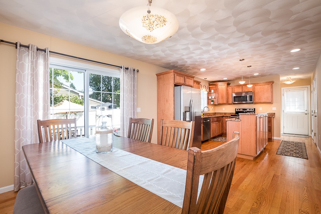 27 Marques Street Cumberland, RI 02864 - Photo 9 of 40