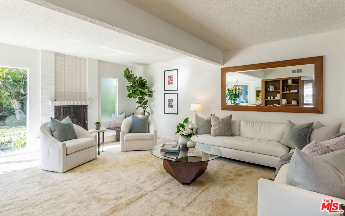 3803 Castlerock Road Malibu, CA 90265 - Photo 2 of 33 Gallery Image 2