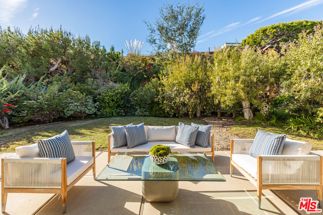 3803 Castlerock Road Malibu, CA 90265 - Photo 24 of 33 Gallery Image 24