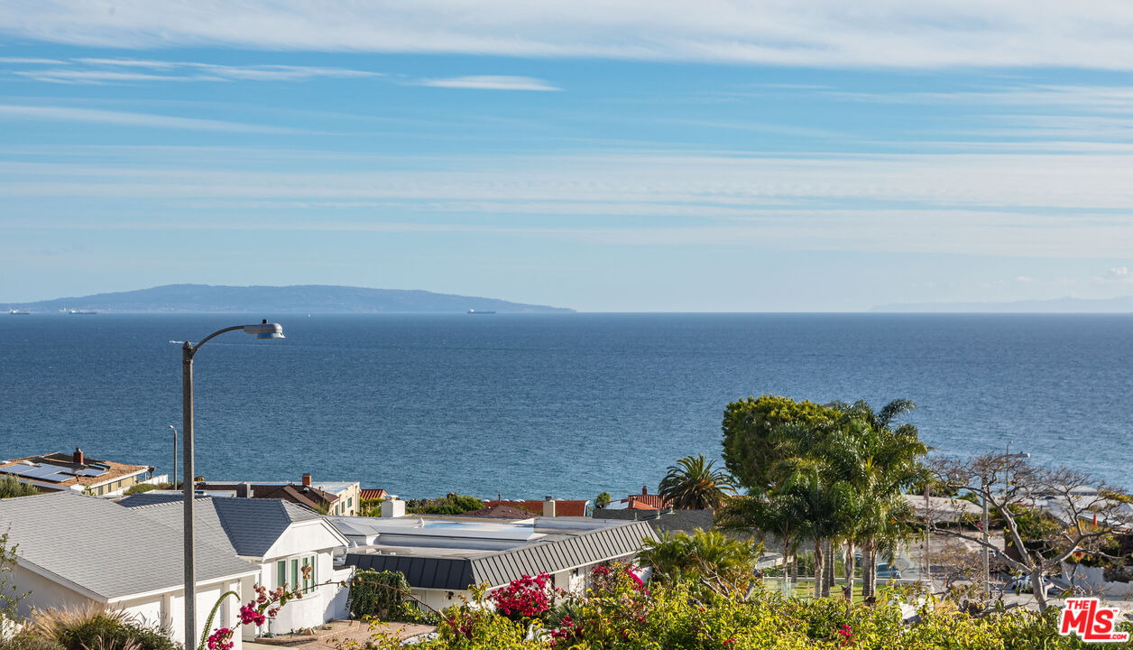 3803 Castlerock Road Malibu, CA 90265 - Photo 28 of 33 Gallery Image 28