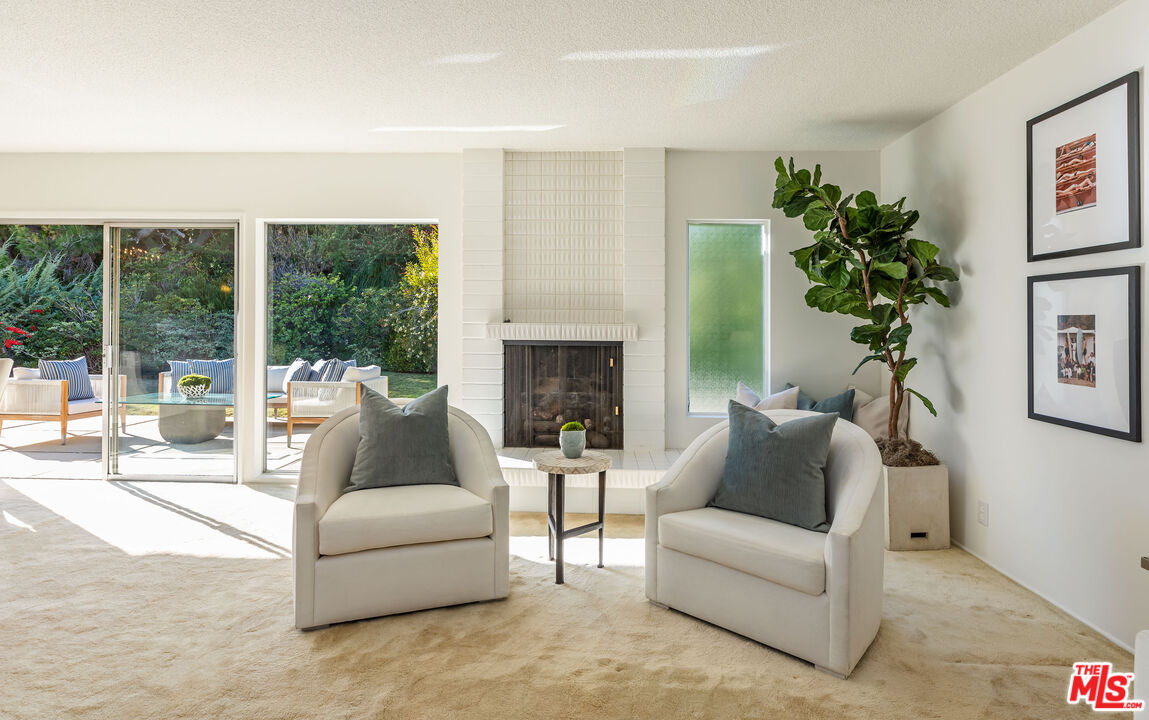 3803 Castlerock Road Malibu, CA 90265 - Photo 7 of 33 Gallery Image 7
