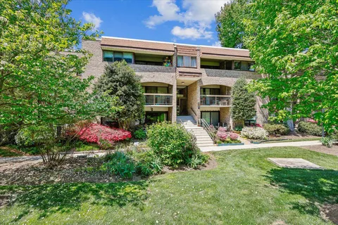 $200,000 | 401 Christopher Avenue, Unit 33, Gaithersburg, MD 20879