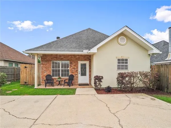 $242,000 | 78 Hollycrest Boulevard, Covington, LA 70433