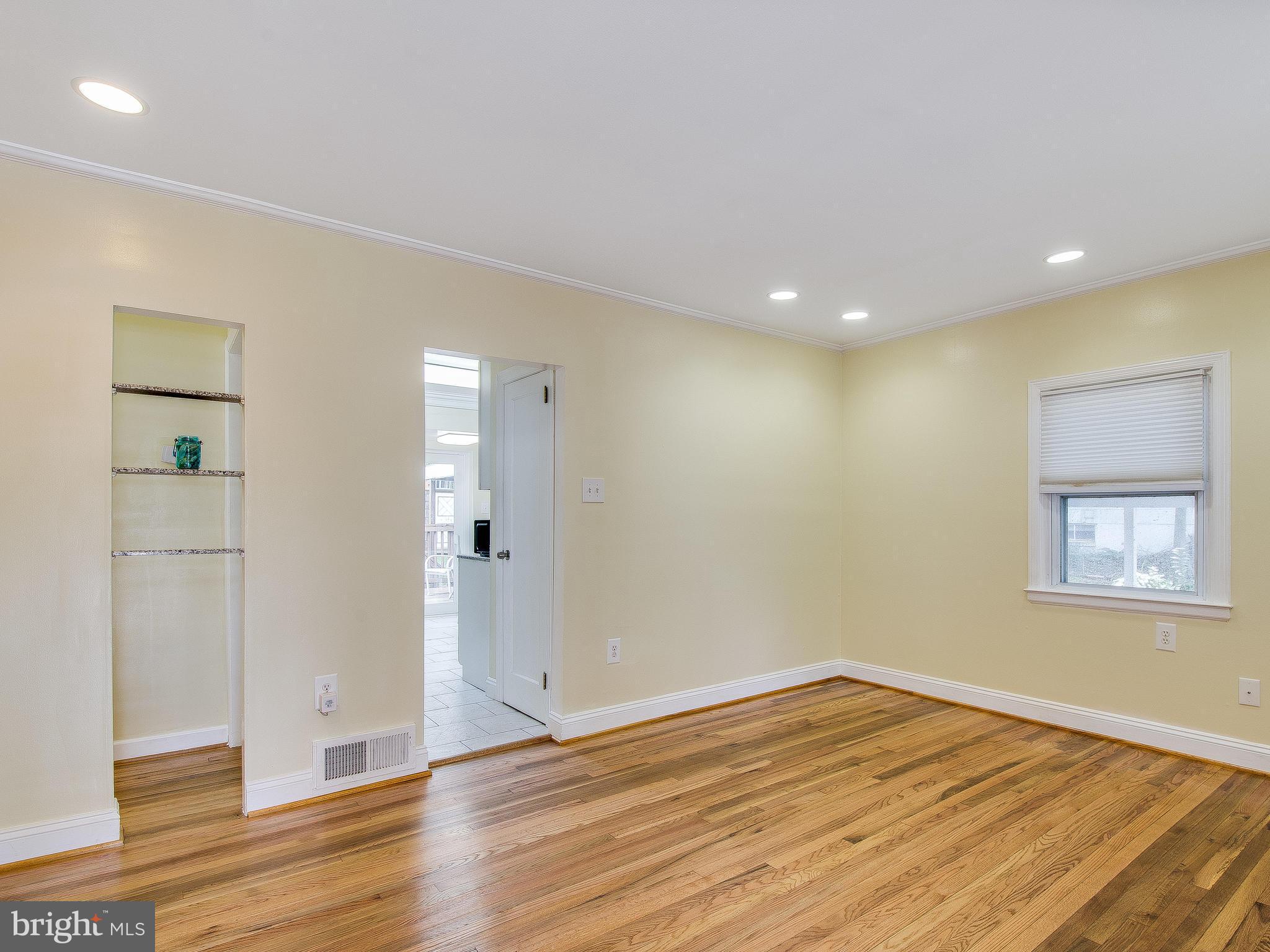 11823 Idlewood Road Silver Spring, MD 20906 - Photo 5 of 19 Living Room
