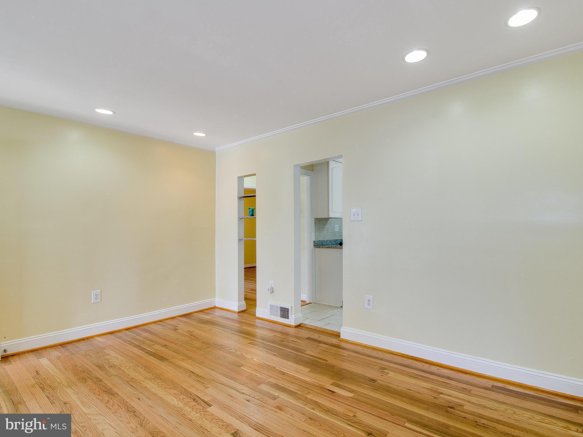 11823 Idlewood Road Silver Spring, MD 20906 - Photo 6 of 19 Living Room