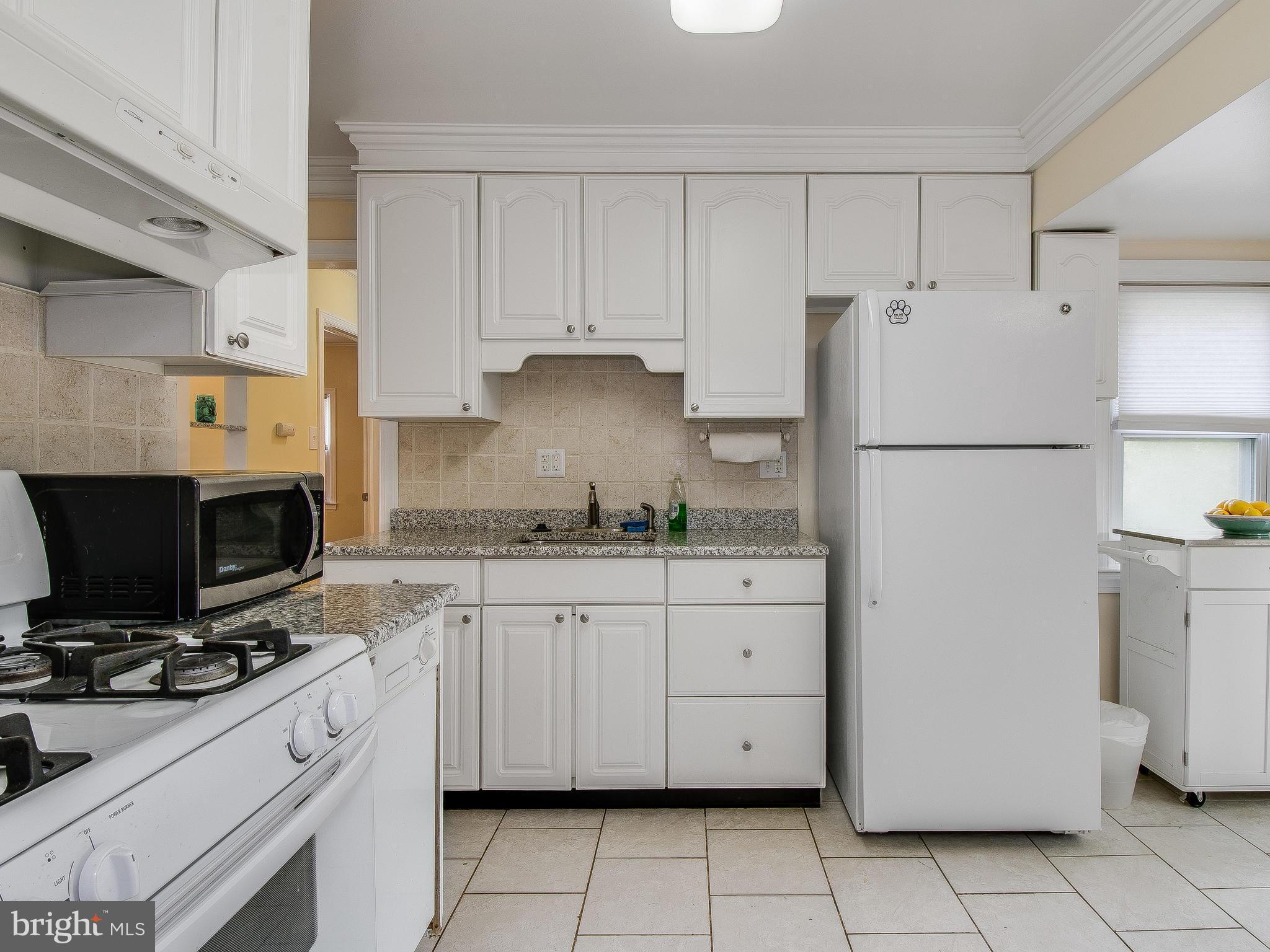 11823 Idlewood Road Silver Spring, MD 20906 - Photo 9 of 19 Kitchen