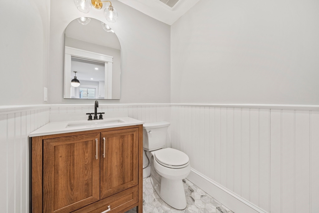 23 Holbrook Road Weymouth, MA 02191 - Photo 17 of 32 Gallery Image 17