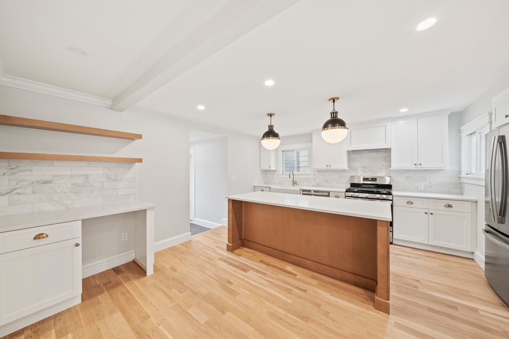 23 Holbrook Road Weymouth, MA 02191 - Photo 10 of 32 Gallery Image 10