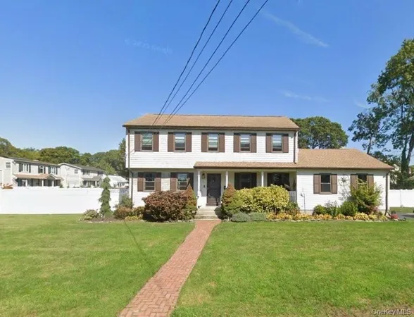 $780,000 | 3 Cord Avenue, West Babylon, NY 11704