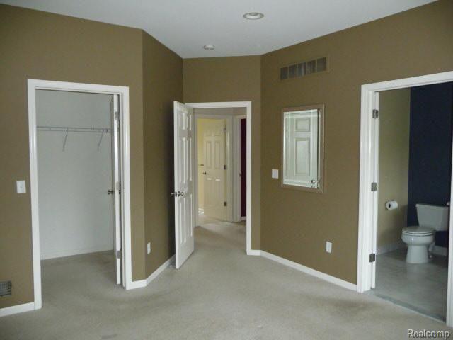 2080 Lagoon Drive Rochester, MI 48309 - Photo 8 of 15 8