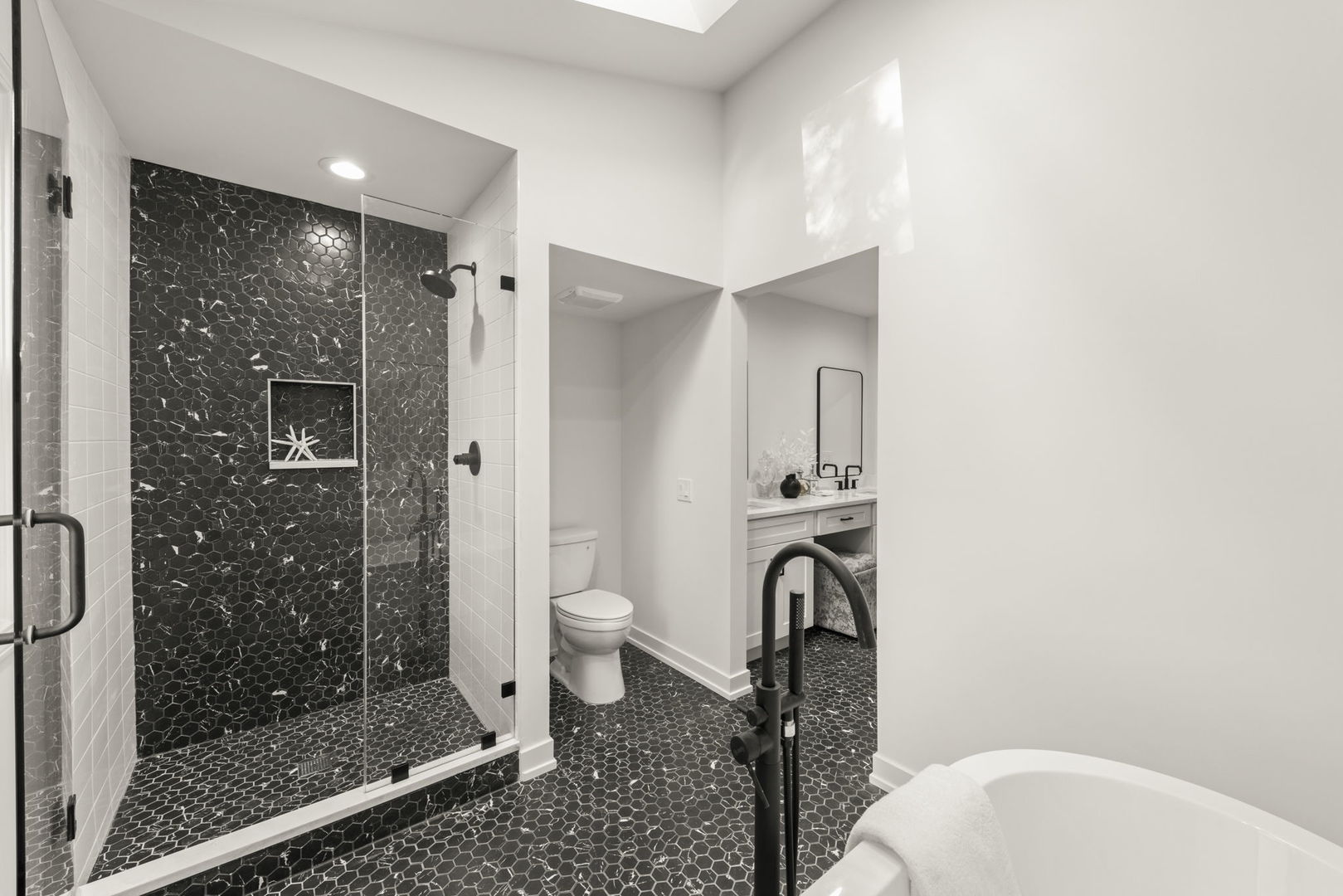 851 Plainfield-Naperville Road Naperville, IL 60540 - Photo 16 of 24 Gallery Image 16