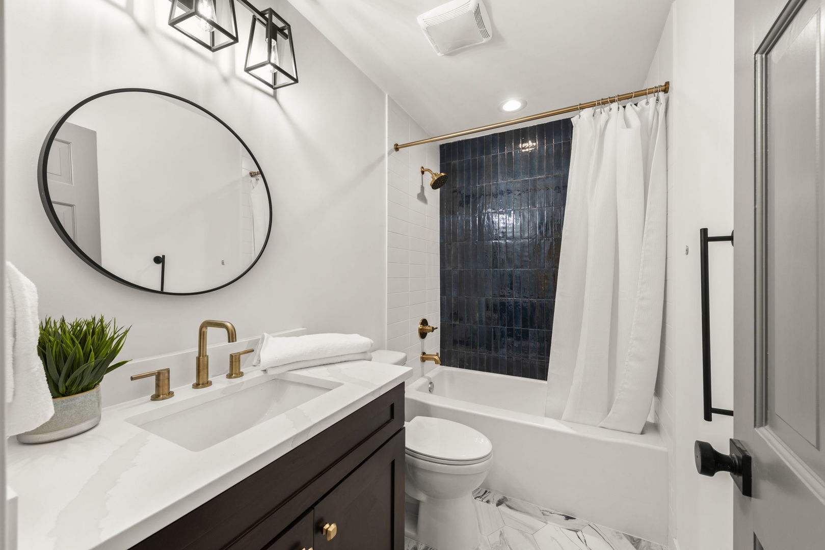 851 Plainfield-Naperville Road Naperville, IL 60540 - Photo 18 of 24 Gallery Image 18