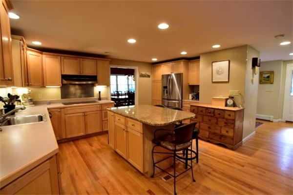 9 Foster Street Boxford, MA 01921 - Photo 10 of 30 Gallery Image 10
