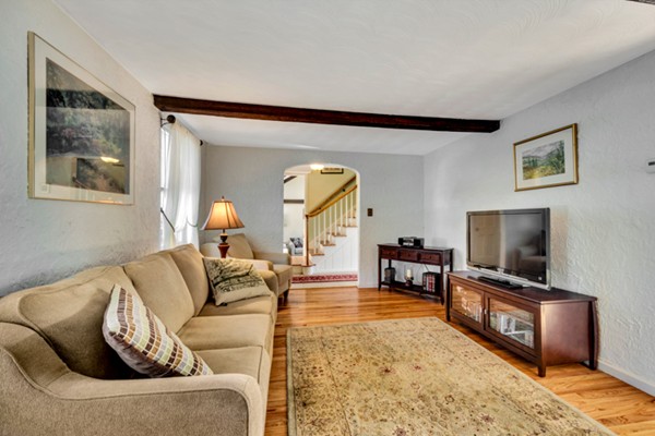 25 Mayflower Road Arlington, MA 02478 - Photo 4 of 21 Gallery Image 4