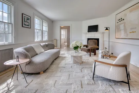 93 Egypt Lane, East Hampton, NY 11937