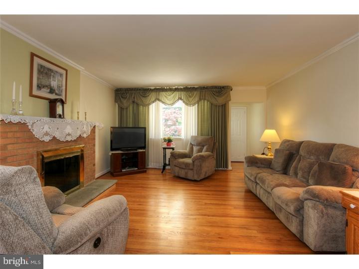 4409 Fielding Road Wilmington, DE 19802 - Photo 5 of 15 Living Room