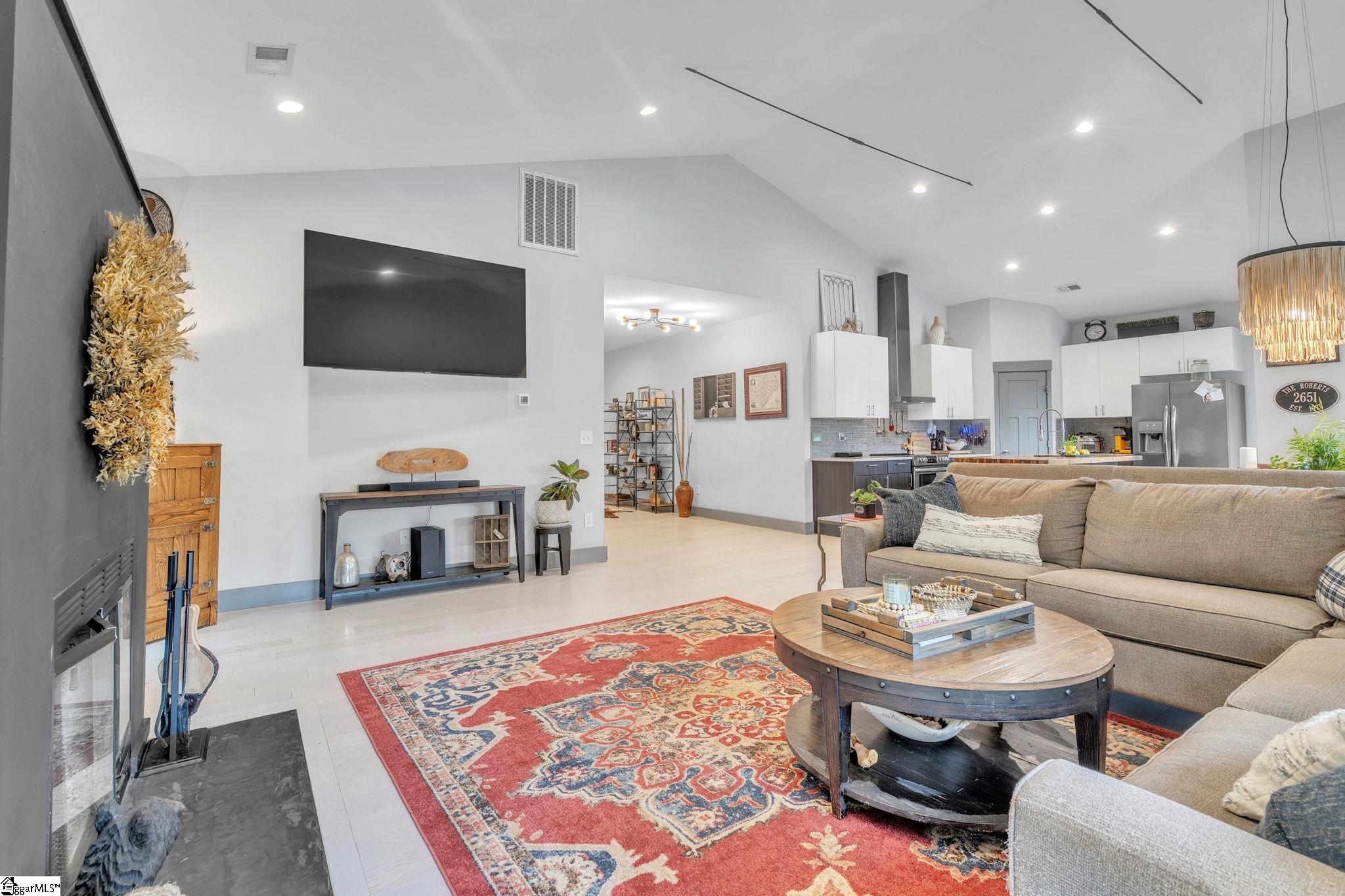 2452 Fews Bridge Road Greer, SC 29651 - Photo 6 of 37