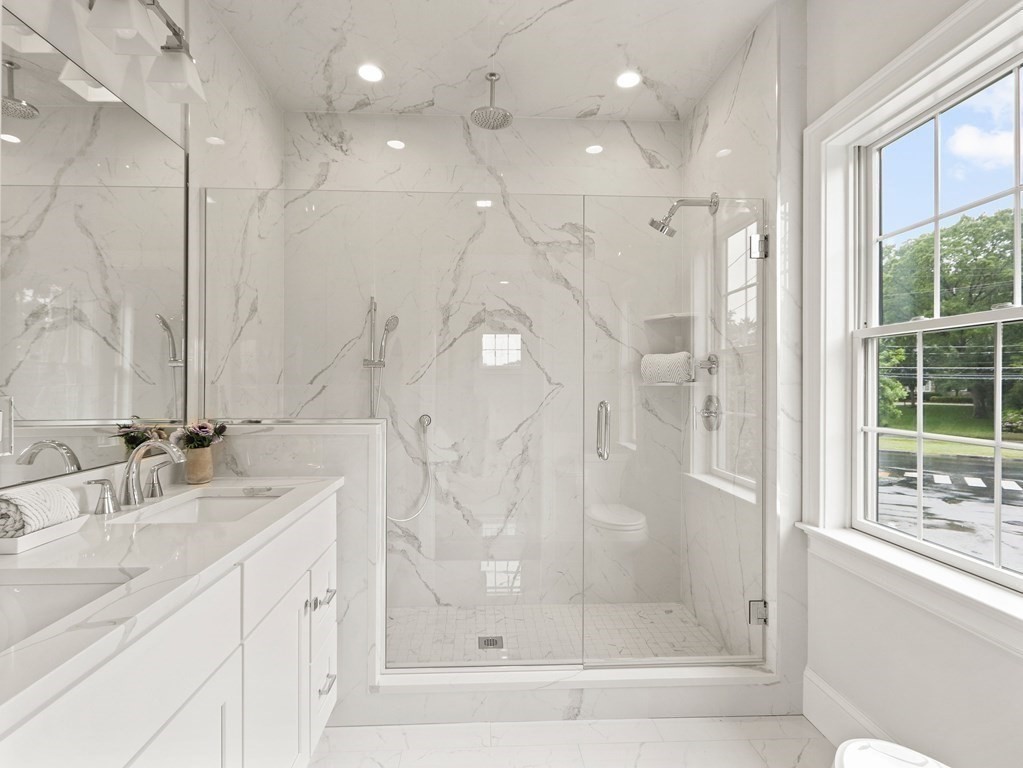 208 Evelyn Road, Unit 208 Newton, MA 02468 - Photo 8 of 21 Gallery Image 8