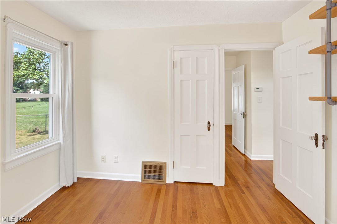 16305 Munn Road Cleveland, OH 44111 - Photo 18 of 36