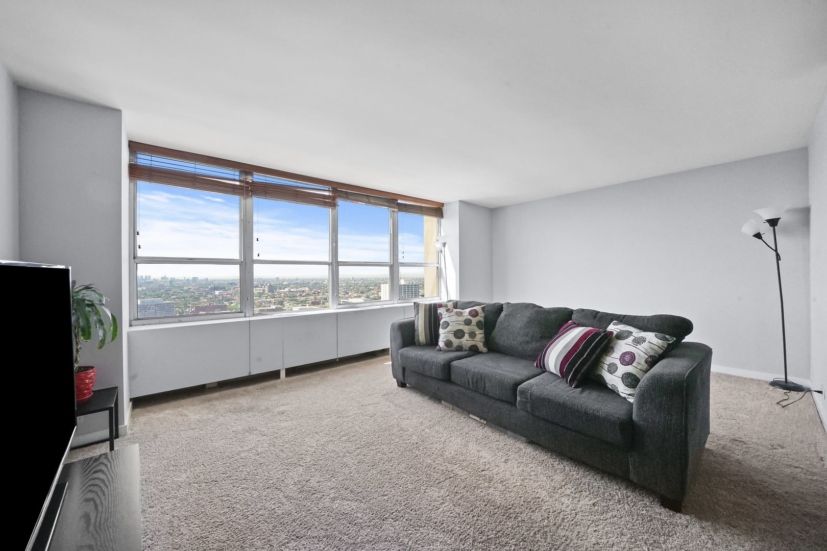 655 West Irving Park Road, Unit 3109 Chicago, IL 60613 - Photo 5 of 17