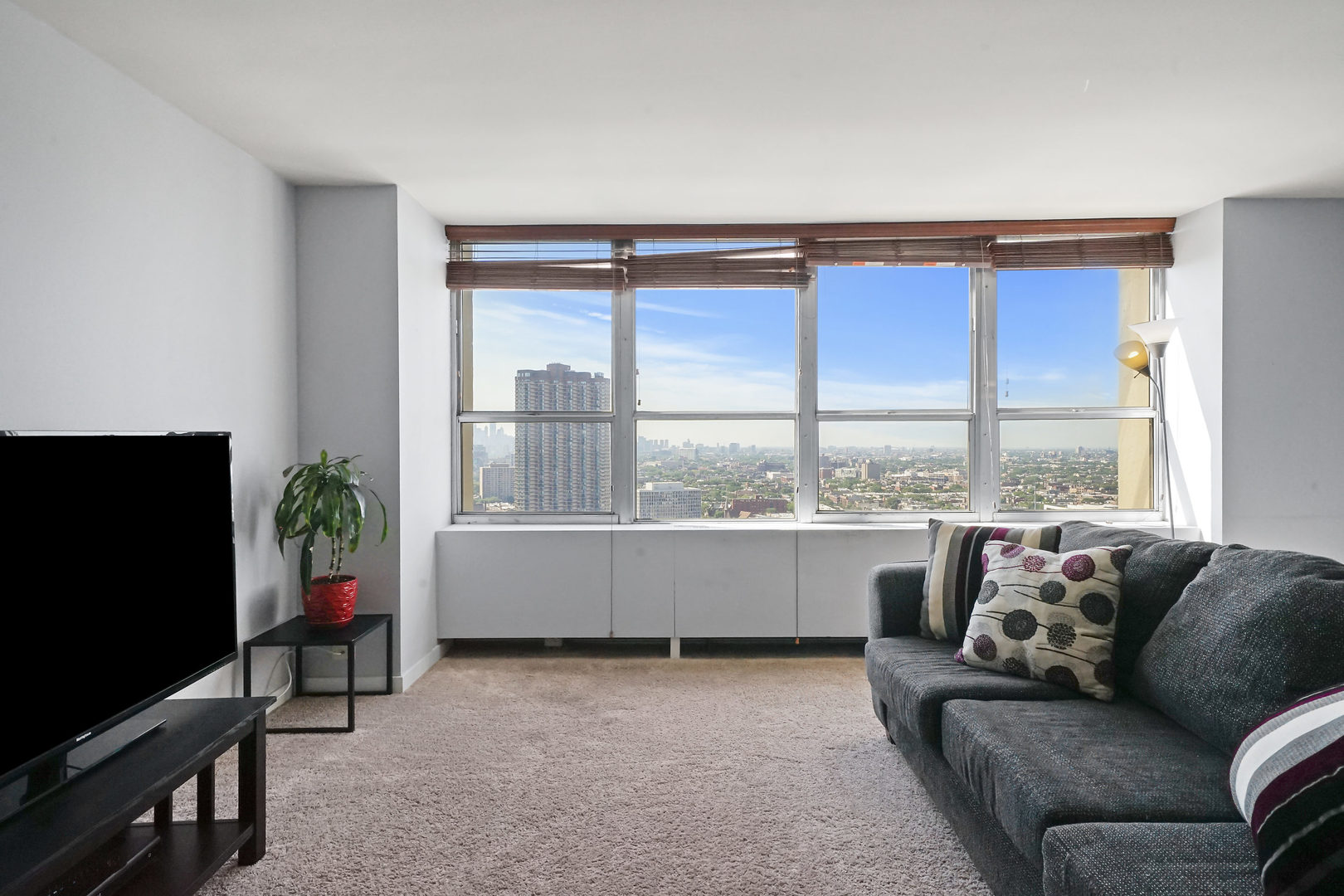 655 West Irving Park Road, Unit 3109 Chicago, IL 60613 - Photo 8 of 17