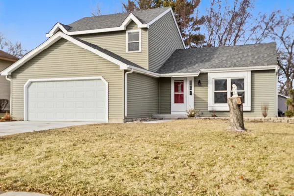 $337,000 | 5512 Abbey Drive, McHenry, IL 60050