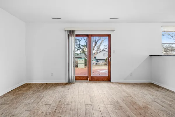 $337,000 | 5512 Abbey Drive, McHenry, IL 60050