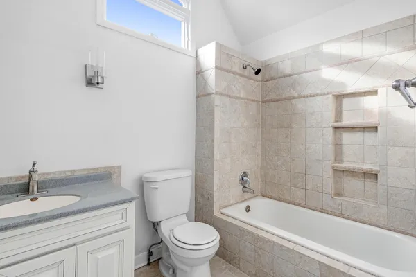 $337,000 | 5512 Abbey Drive, McHenry, IL 60050