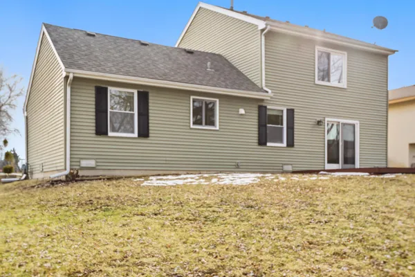 $337,000 | 5512 Abbey Drive, McHenry, IL 60050
