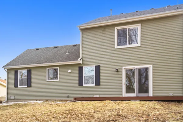 $337,000 | 5512 Abbey Drive, McHenry, IL 60050