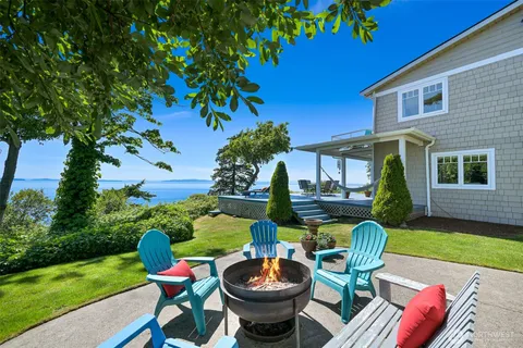 $1,039,000 | 5551 Maple Way, Blaine, WA 98230