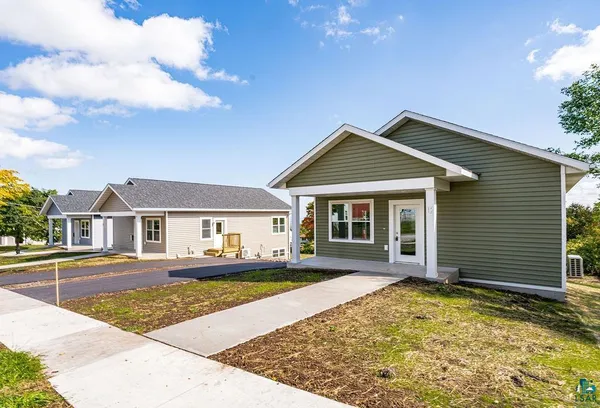 $300,000 | 12 West 11th Street, Duluth, MN 55806