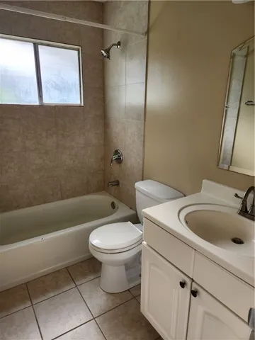 $2,000 | 1038 C Ocean Boulevard, St. Simons Island, GA 31522