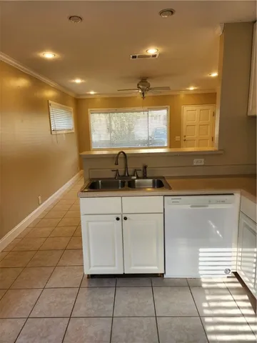 $2,000 | 1038 C Ocean Boulevard, St. Simons Island, GA 31522