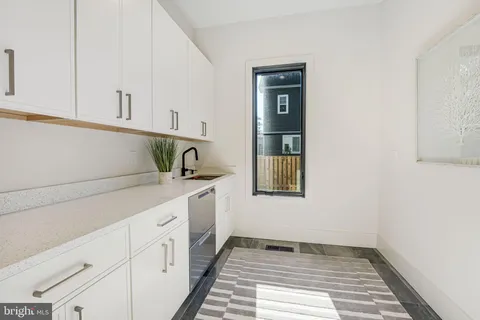 $3,199,995 | 1608 Wrightson Drive, McLean, VA 22101