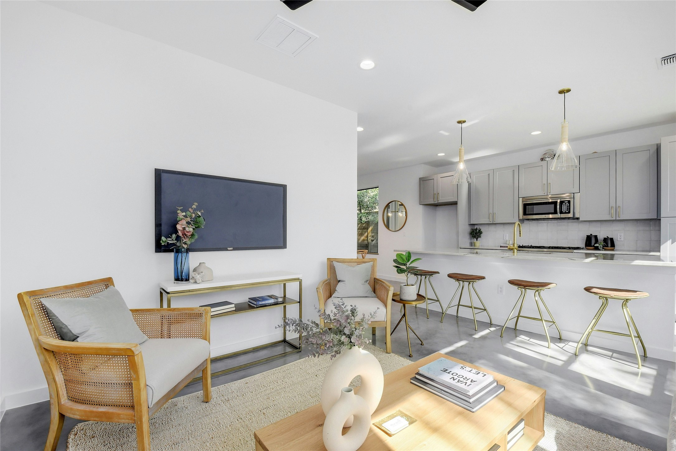 1202 Perez Street, Unit A Austin, TX 78721 - Photo 5 of 22