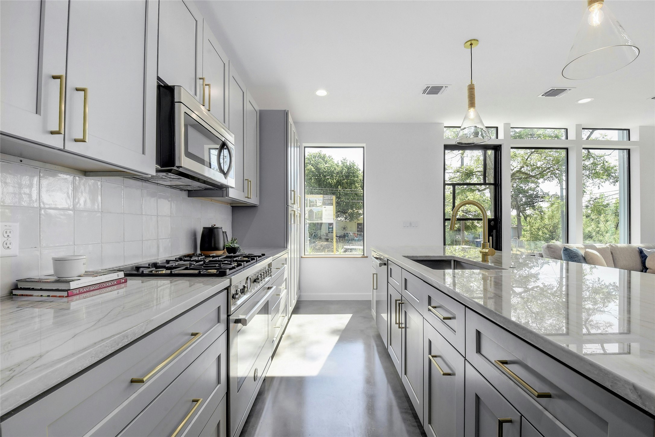 1202 Perez Street, Unit A Austin, TX 78721 - Photo 9 of 22