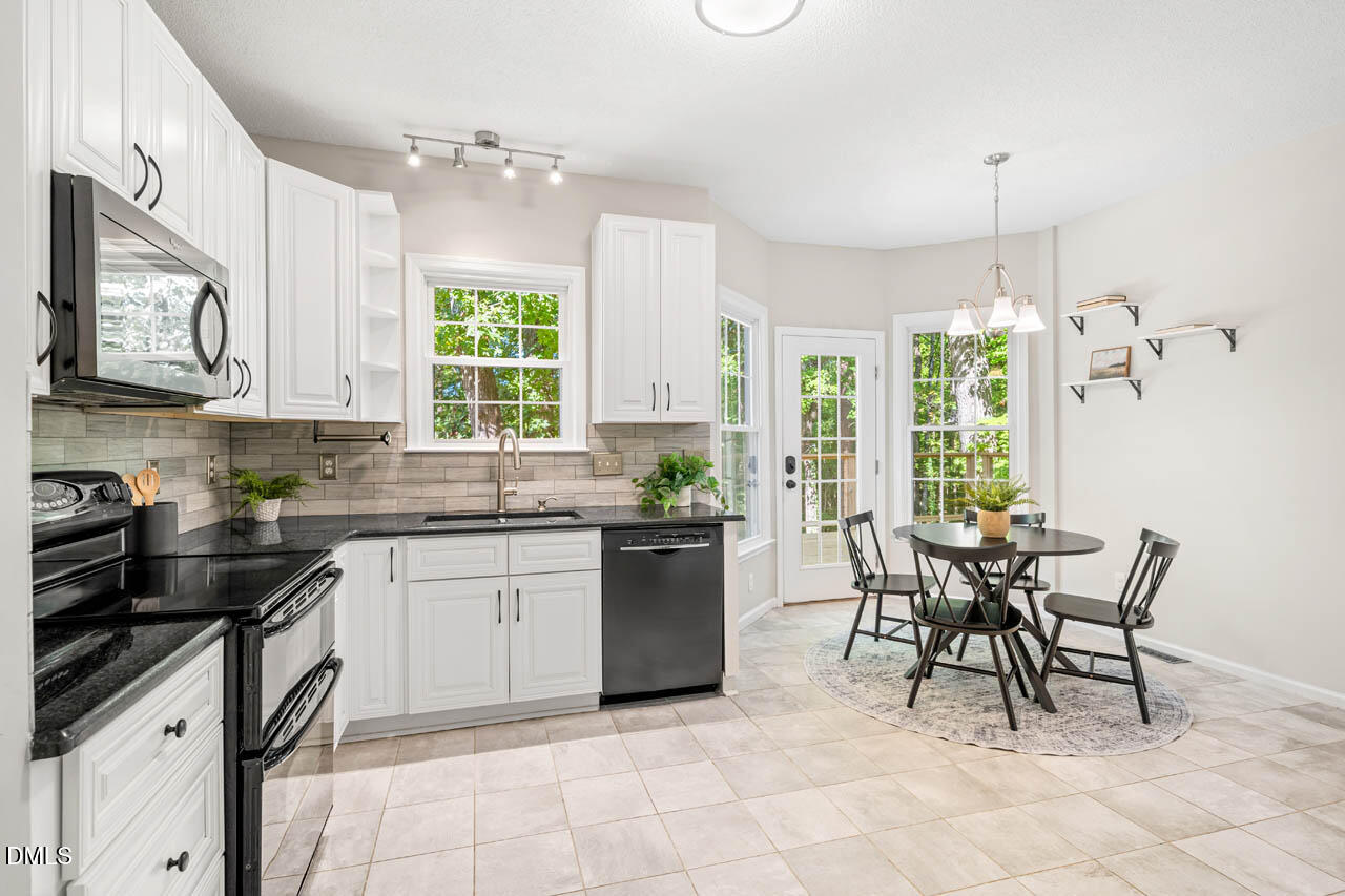 5516 Bridford Place Raleigh, NC 27613 - Photo 14 of 41 Eat in Kitchen
